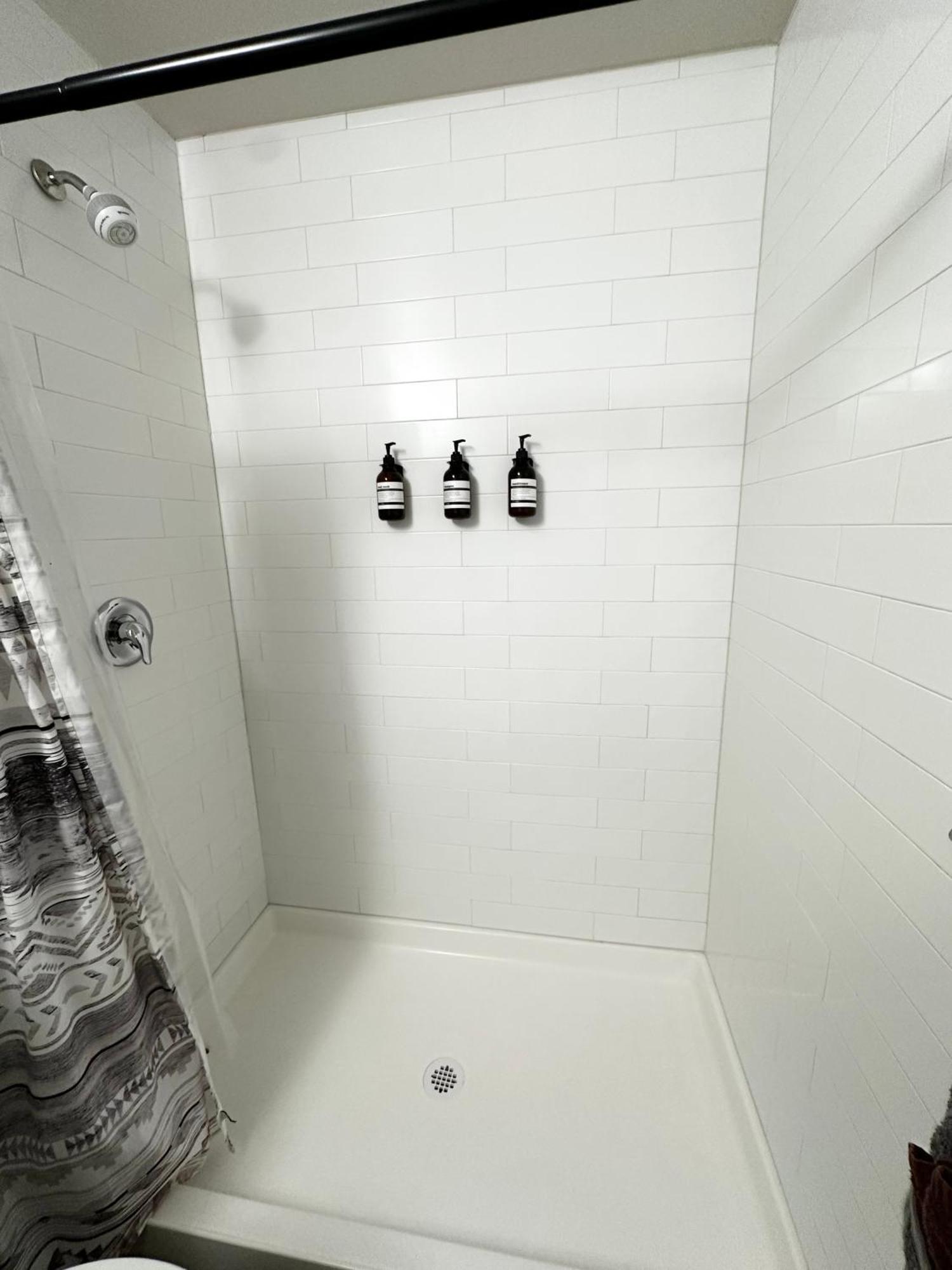 Central Tacoma Homestay With Breakfast Included -Private Room- 객실 사진